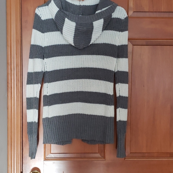 Aeropostale button up sweater - Picture 2 of 2